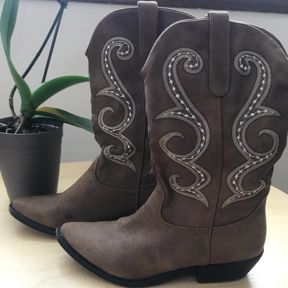 Brown Cowboy boots